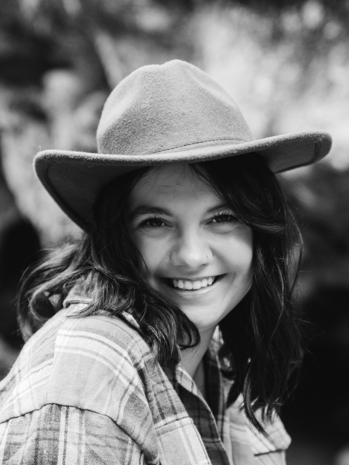 Ein Shooting voller echter Momente, Selbstbewusstsein und purer Lebensfreude in der herbstlichen Natur.